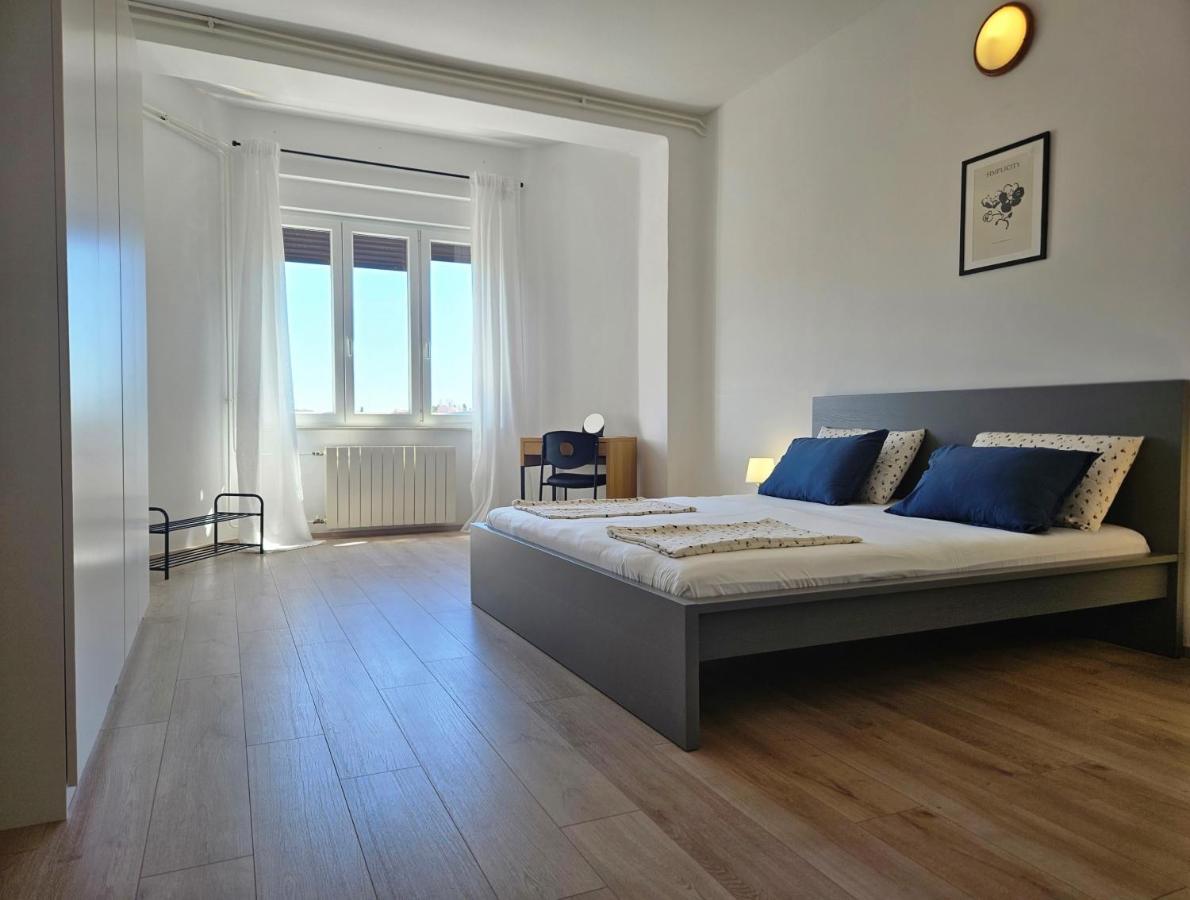 Ferienwohnung Giardini Panorama - Penthouse In The Heart Of Pula Exterior foto
