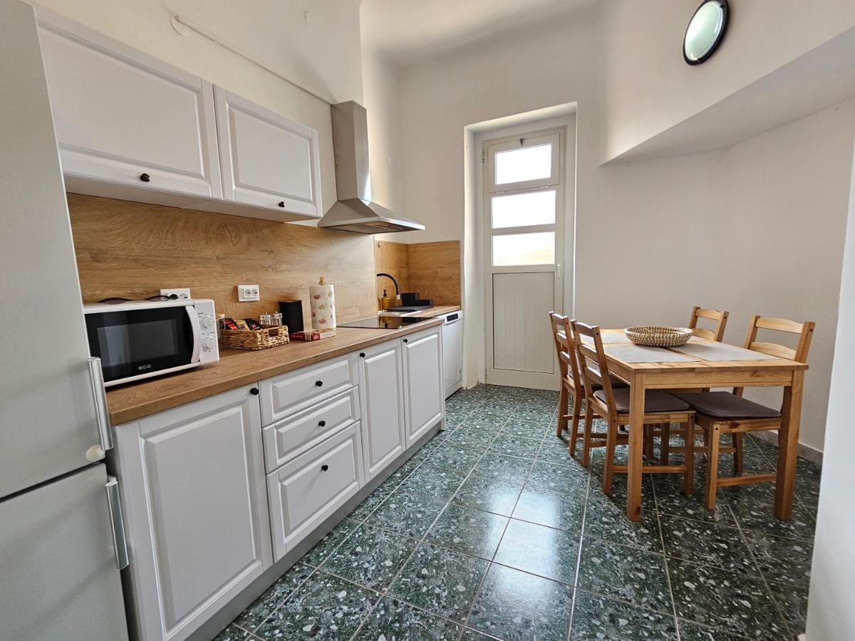 Ferienwohnung Giardini Panorama - Penthouse In The Heart Of Pula Exterior foto