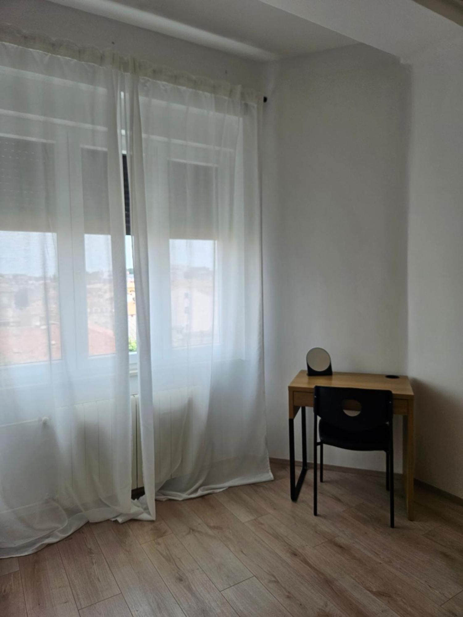 Ferienwohnung Giardini Panorama - Penthouse In The Heart Of Pula Zimmer foto